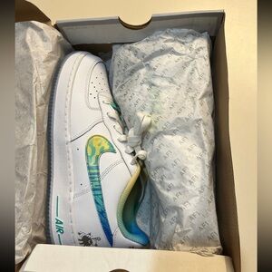 Nike Air Force 1 LV8 Shoes in White/Multicolor